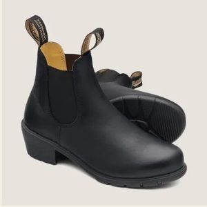 Blundstone Chelsea boots